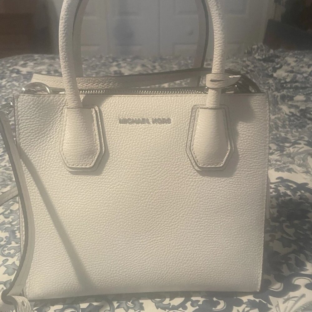 Michael Kors Vanilla Pebble Leather Crossbody Bag - Silver Hardware